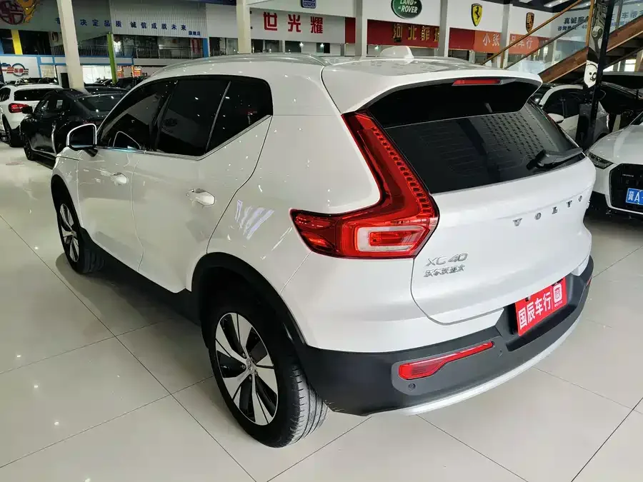 Volvo XC40 2023 B3 Zhiyuan Luxury Edition 2023 — миниатюра 2