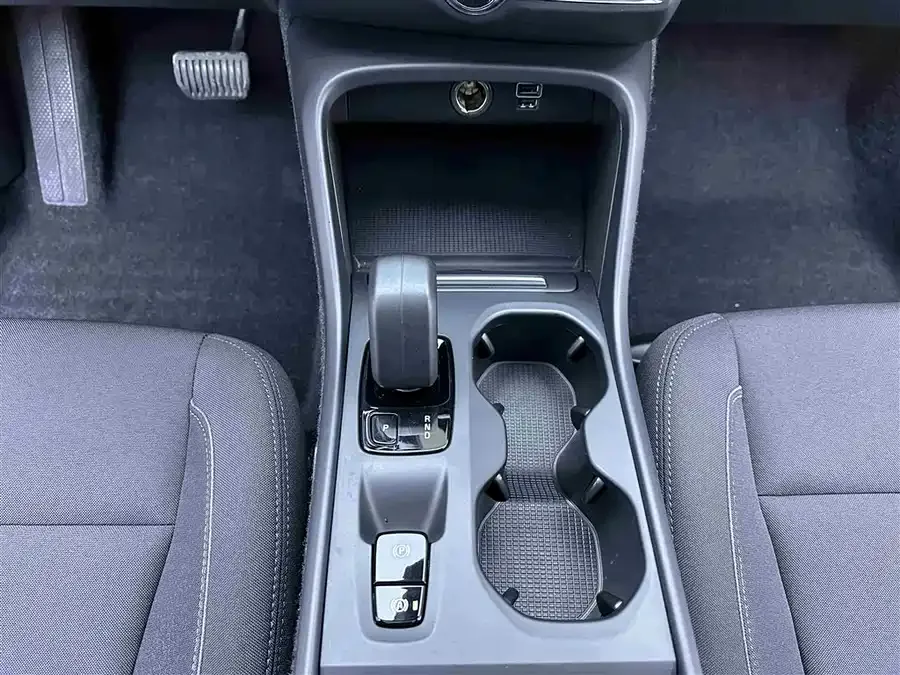 Volvo XC40 2022 T4 four-wheel drive smart travel fashion version 2022 — миниатюра 4