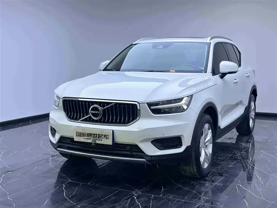 Volvo XC40 2022 T4 four-wheel drive smart travel fashion version 2022 — фото 1, купить с доставкой в Москву