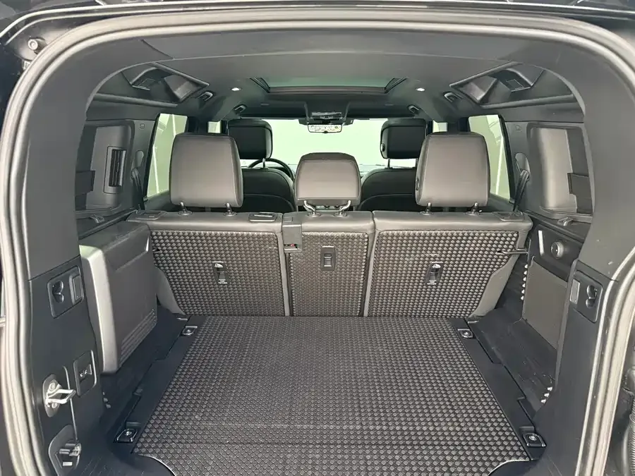 Land Rover guard Land Rover Defender 2024 110 3.0T P400 X-DYNAMIC HSE 2024 — миниатюра 4