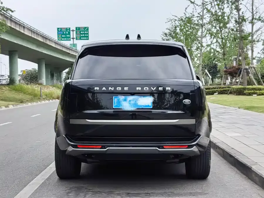 Land Rover Range Rover Range Rover 2024 3.0 L6 360PS Grand Edition 2024 — миниатюра 2
