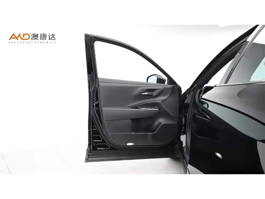 Toyota Crown Crown SportCross 2023 2.5L SportCross HEV 2WD Premium Edition 2024 — миниатюра 3