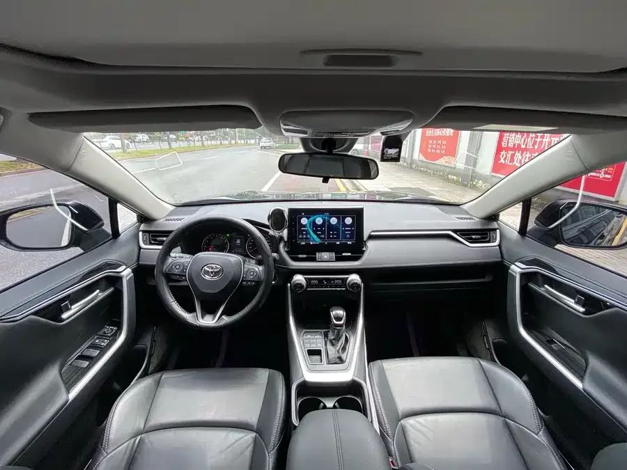 Toyota Wildlander Wildlander 2022 2.0L CVT 4WD Luxury PLUS Edition 2023 — миниатюра 4