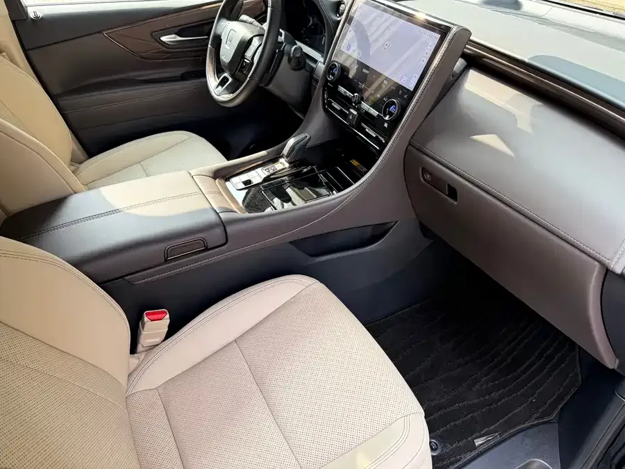Toyota Crown Vellfire Vellfire 2024 Crown Hybrid 2.5L Supreme Executive Edition 2025 — миниатюра 3