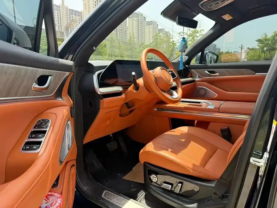WEY Blue Mountains Wei Brand Blue Mountain 2023 four-wheel drive long-range version 2024 — миниатюра 4