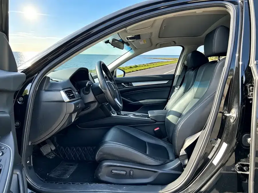 Honda Accord Accord 2022 260TURBO Deluxe Edition 2022 — миниатюра 4