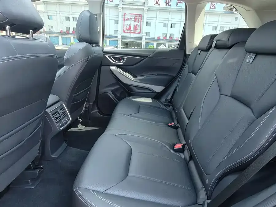 Subaru Forester 2022 Forester 2.0i AWD Ultimate Edition EyeSight 2022 — миниатюра 5
