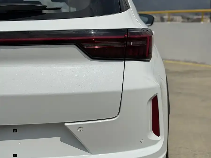 Exeed LX Xingtu Zhuifeng 2023 1.5T CVT Yufengxing Edition 2026 — миниатюра 4