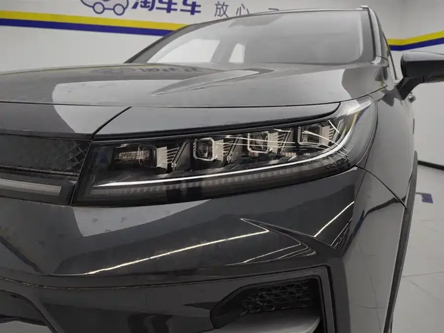 Exeed Chasing Wind C-DM Xingtu Zhuifeng C-DM 2022 1.5TCI-DHT 105KM Riding on the Wind Edition 2023 — миниатюра 5
