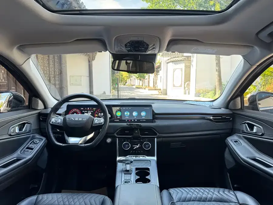 Exeed TXL Xingtu Lingyun 2023 400T 2WD Xingzun Edition 2022 — миниатюра 4