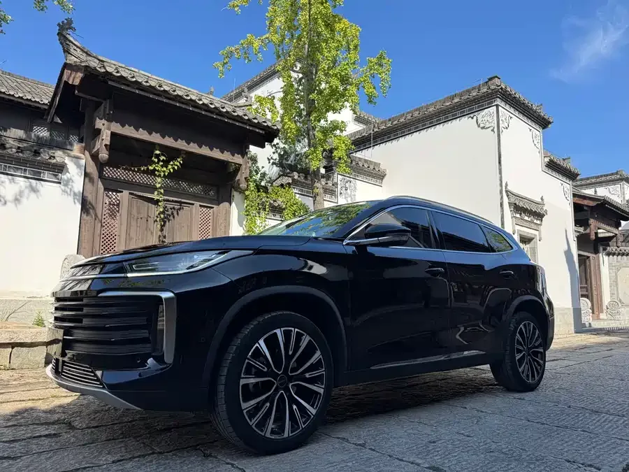 Exeed TXL Xingtu Lingyun 2023 400T 2WD Xingzun Edition 2022 — фото 1, купить с доставкой в Москву