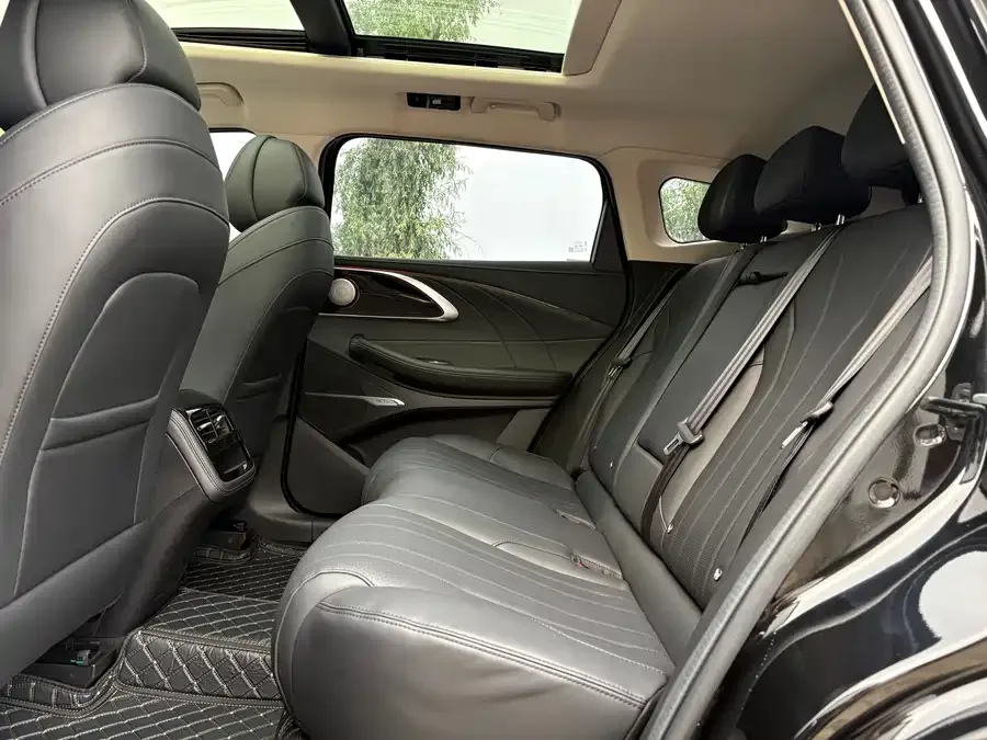 Exeed TXL Xingtu Lingyun 2025 300T 2WD Star Edition 2025 — миниатюра 3