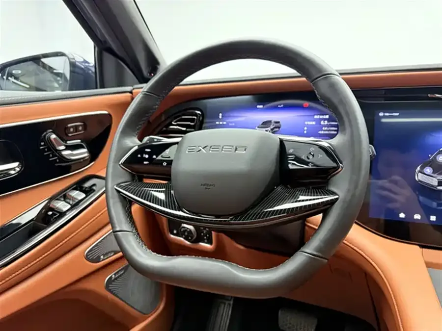 Exeed Moon C-DM Xingtu Lanyue C-DM 2025 Model 180 Ultra Long Range Ultra 4WD 6 Seats 2025 — миниатюра 5