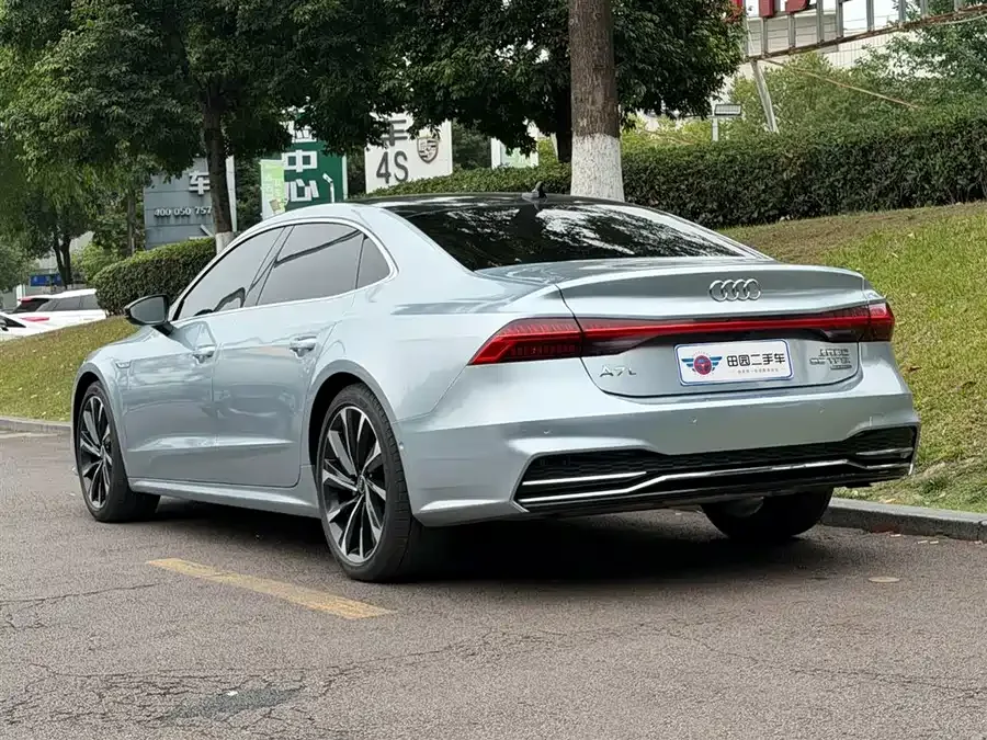 Audi A7L 2022 55 TFSI quattro S-line Zhiyuan Type Flow Crystal Set 2022 — миниатюра 4