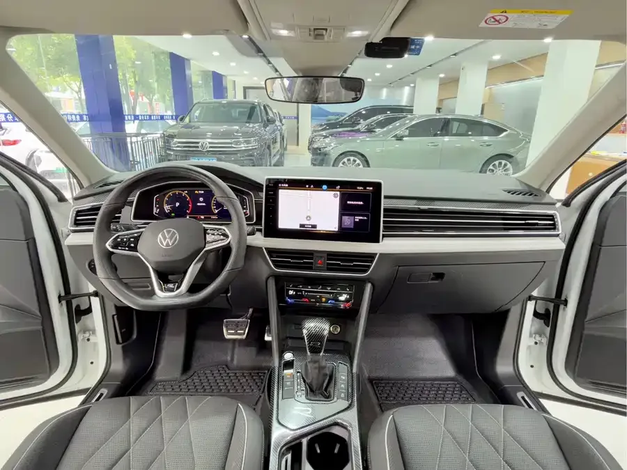 Volkswagen Tiguan L Tiguan L 2022 330TSI Automatic 2WD R-Line Enjoy Edition 2023 — миниатюра 5