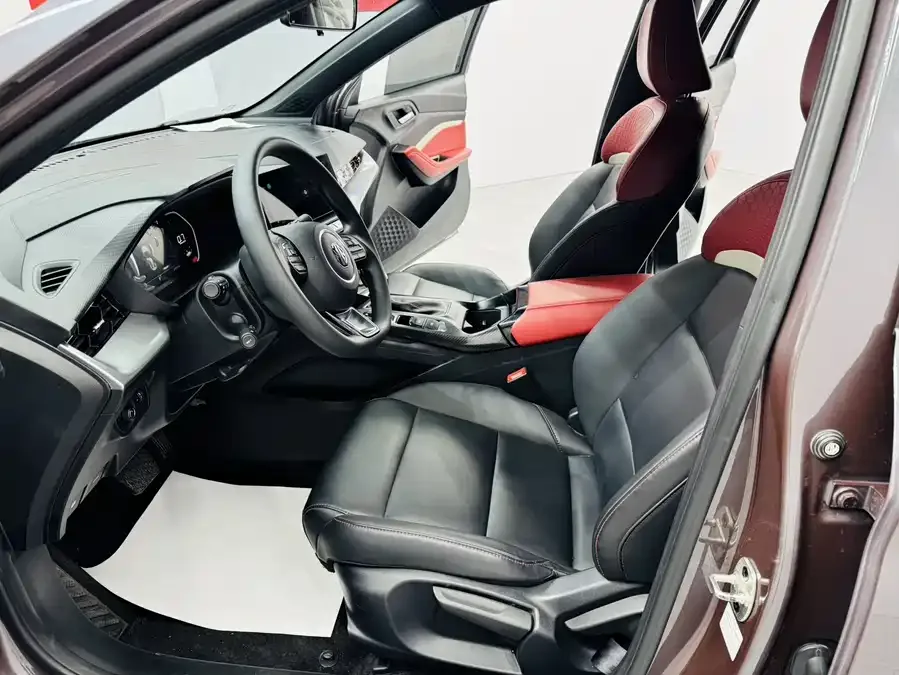 MG 5 MG5 2022 180DVVT CVT Youth Deluxe Edition 2022 — миниатюра 4