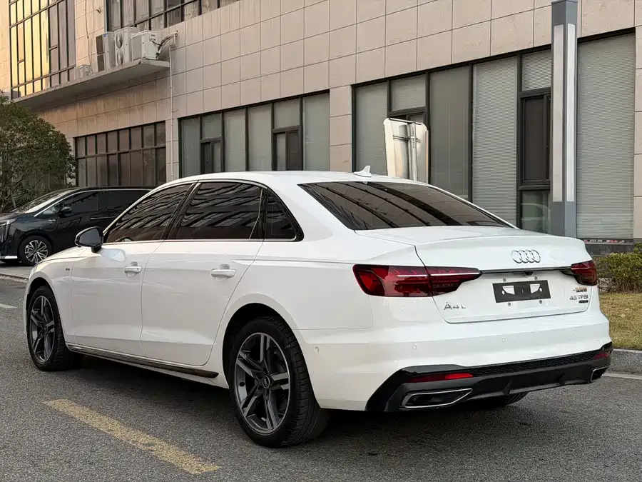 Audi a4 l 2022 40 TFSI luxury and elegant model 2022 — миниатюра 5