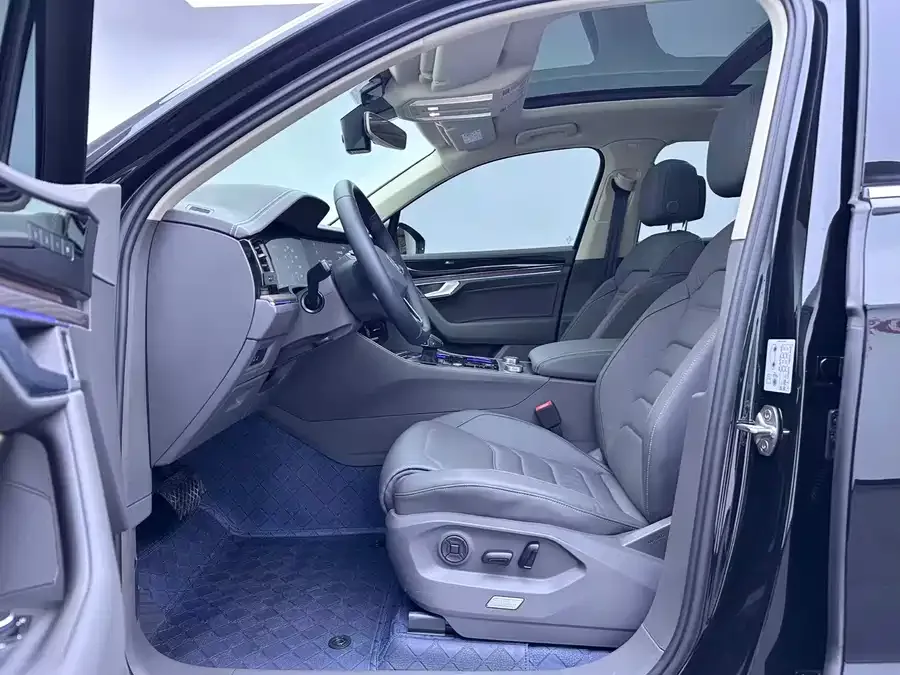 Volkswagen Touareg 2026 Touareg 3.0TSI Edge Edition Classic Sport Package 2026 — миниатюра 2
