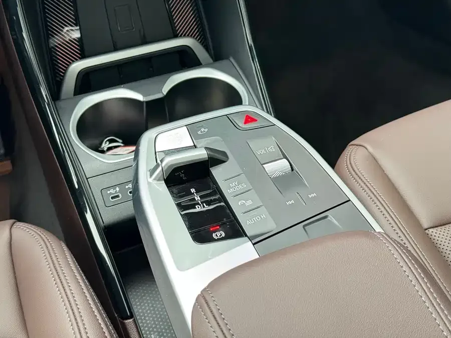 BMW X1 2024 sDrive25Li X Design Package 2024 — миниатюра 4