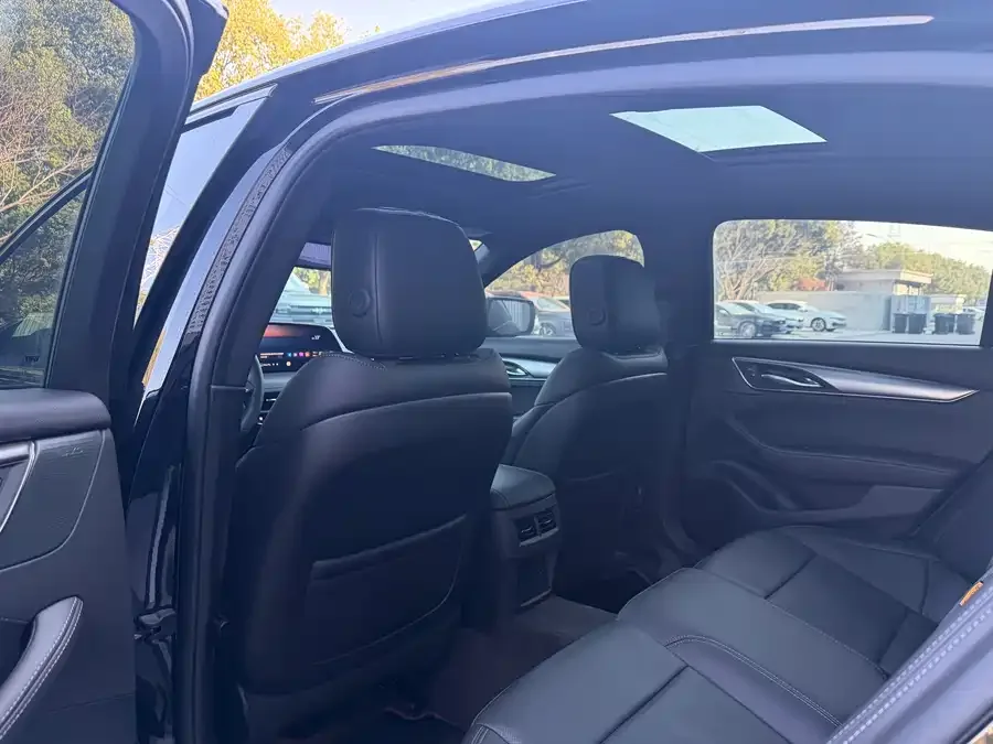Cadillac CT5 2024 28T luxury model 2024 — миниатюра 5