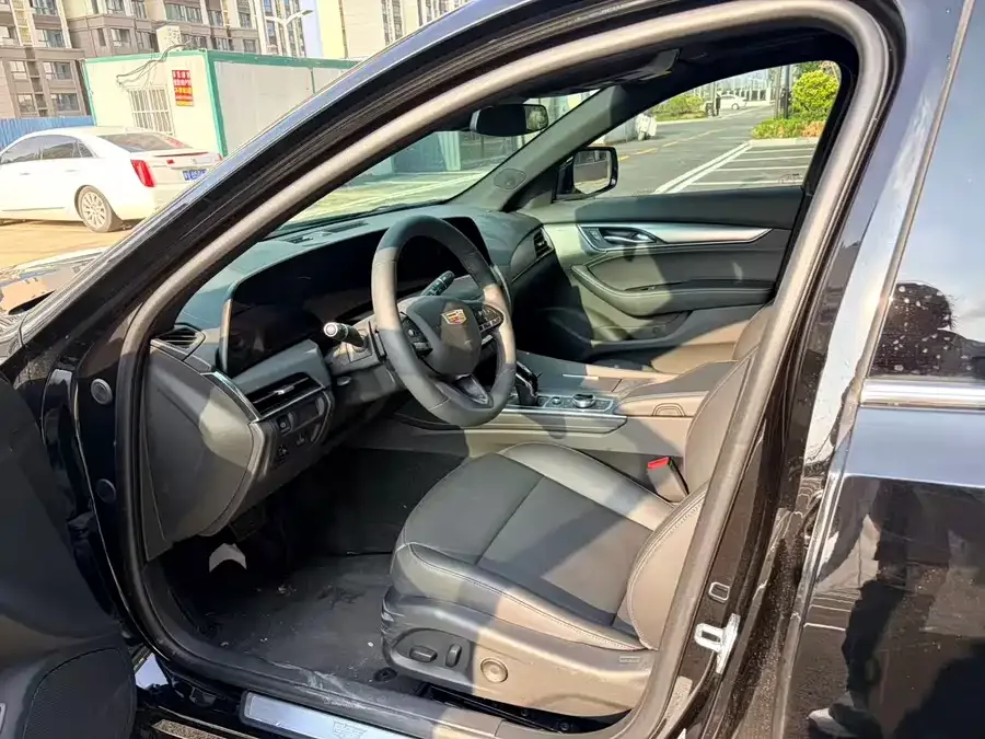 Cadillac CT5 2025 28T City Sports Edition 2026 — миниатюра 4