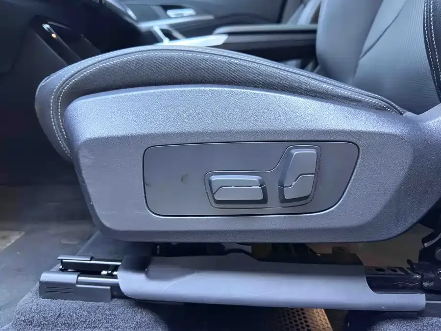 BMW X1 2023 sDrive20Li X Design Package 2024 — миниатюра 5