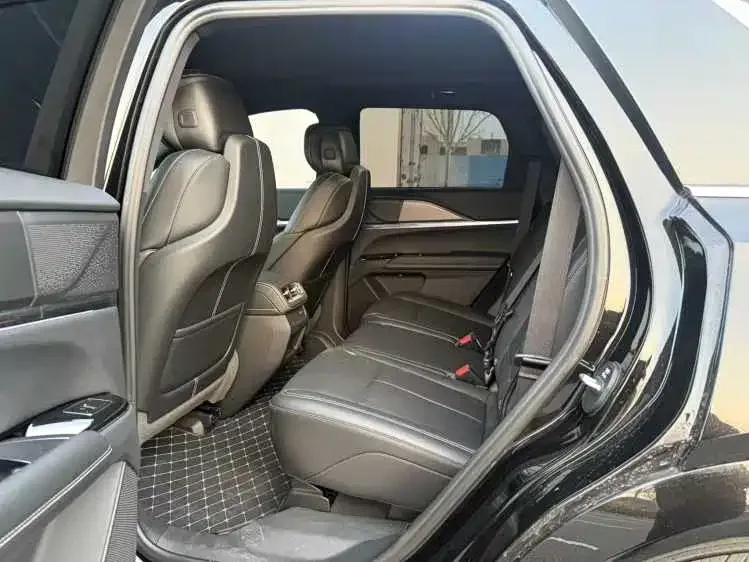 Cadillac XT5 2025 2.0T Metropolitan Edition 2025 — миниатюра 2