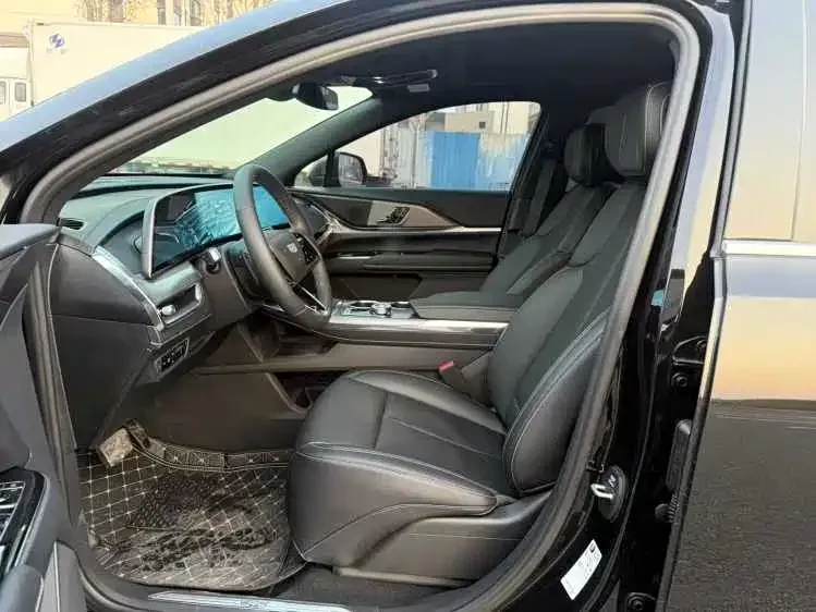 Cadillac XT5 2025 2.0T Metropolitan Edition 2025 — миниатюра 4
