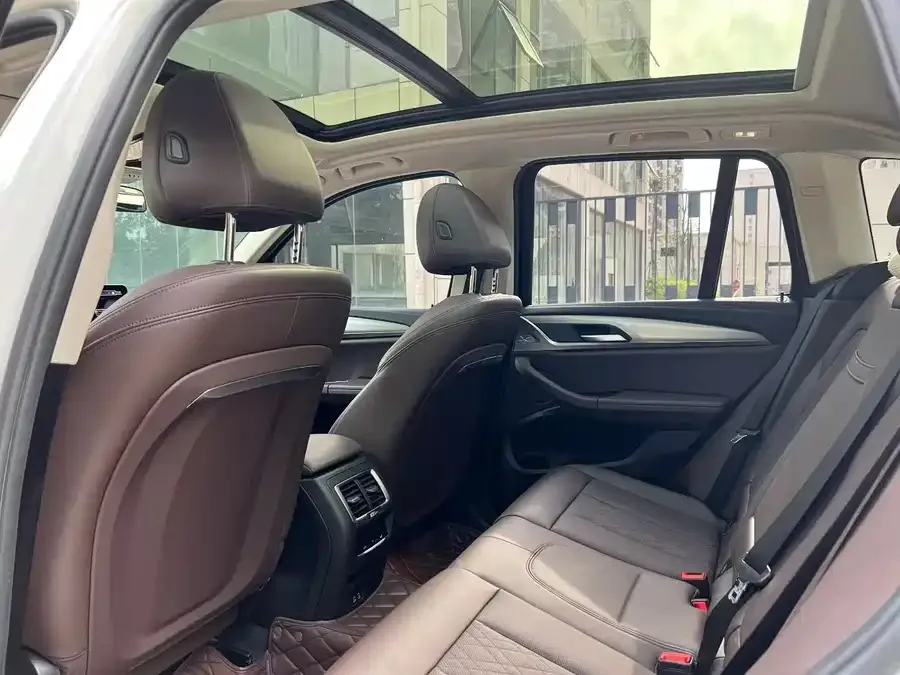 BMW iX3 2022 innovative model 2023 — миниатюра 2