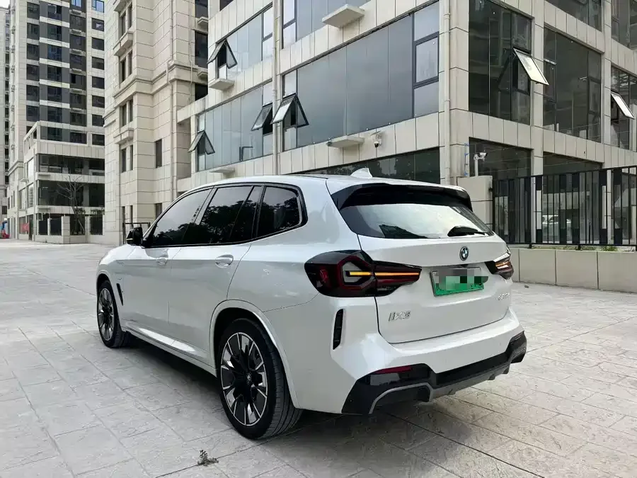 BMW iX3 2022 innovative model 2023 — миниатюра 3