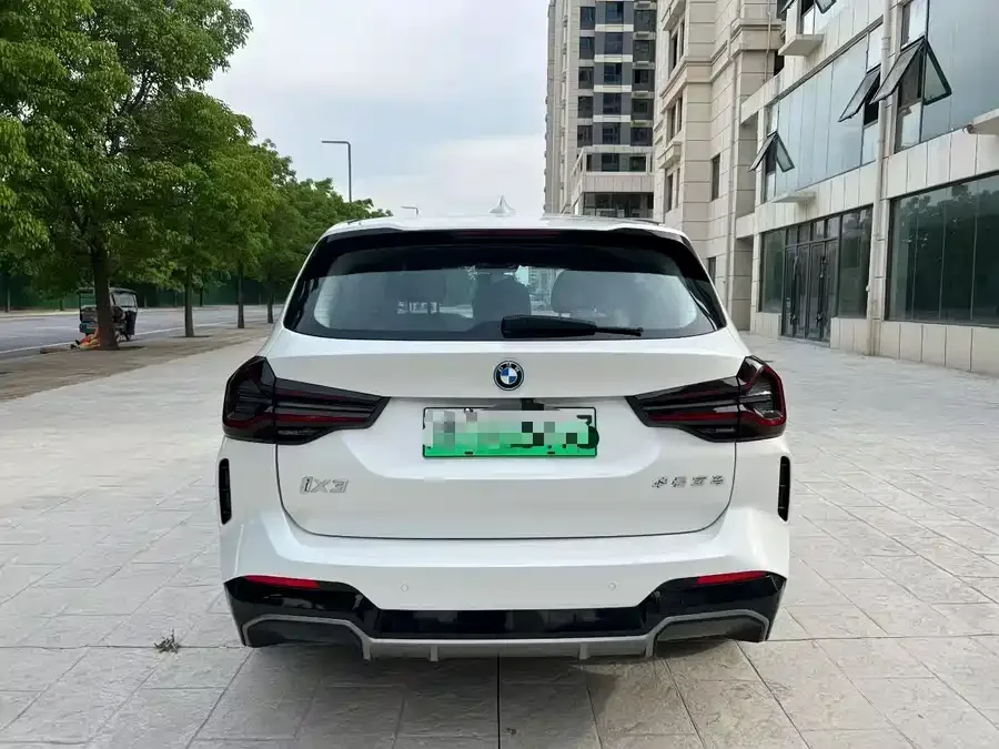 BMW iX3 2022 innovative model 2023 — миниатюра 5