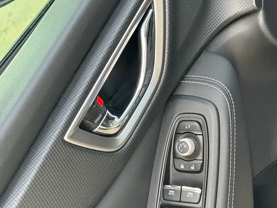 Subaru Forester Forester 2021 2.0i Luxury Edition 2022 — миниатюра 3