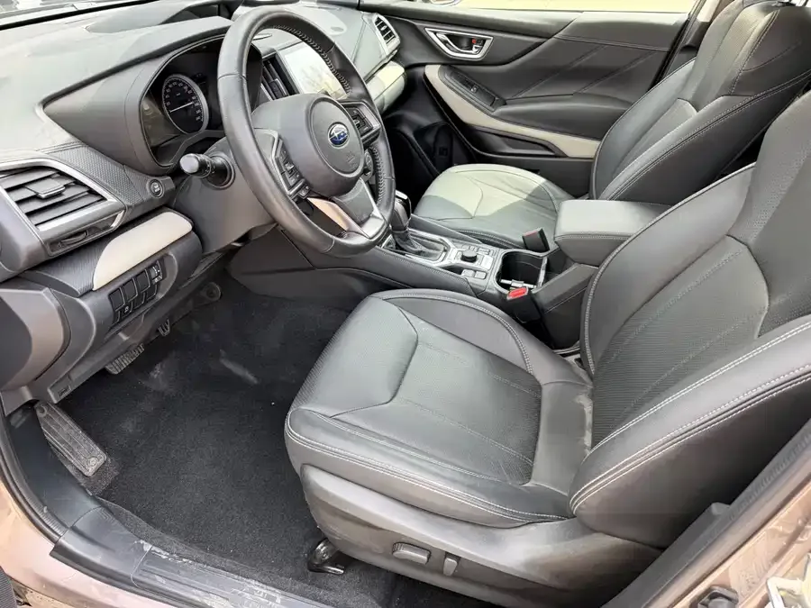 Subaru Forester 2022 Forester 2.0i AWD Luxury Edition 2022 — миниатюра 4