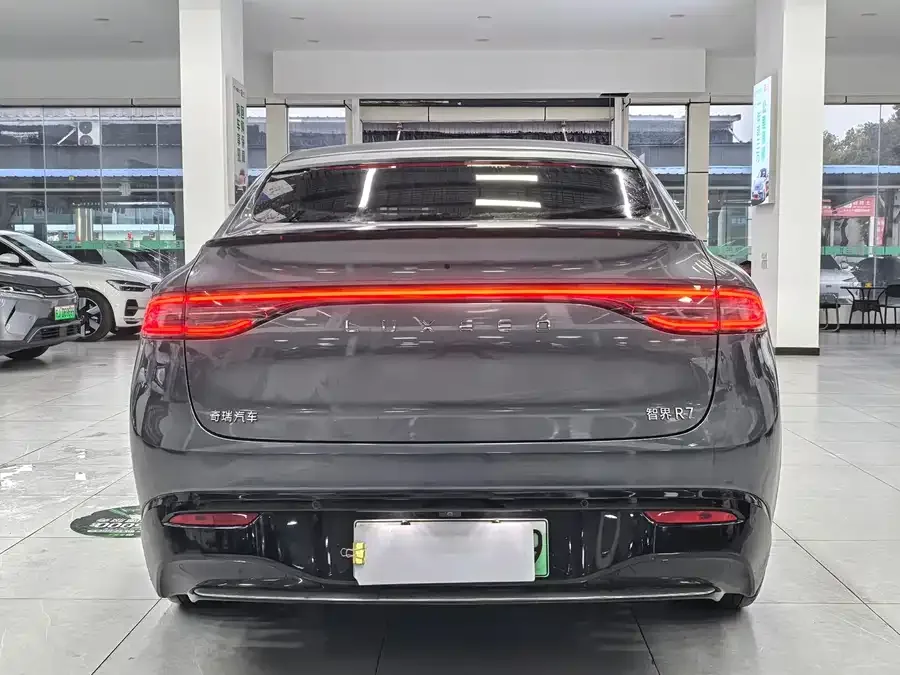 Smart world R7 Zhijie R7 2024 pure electric 802km Max 2025 — миниатюра 3