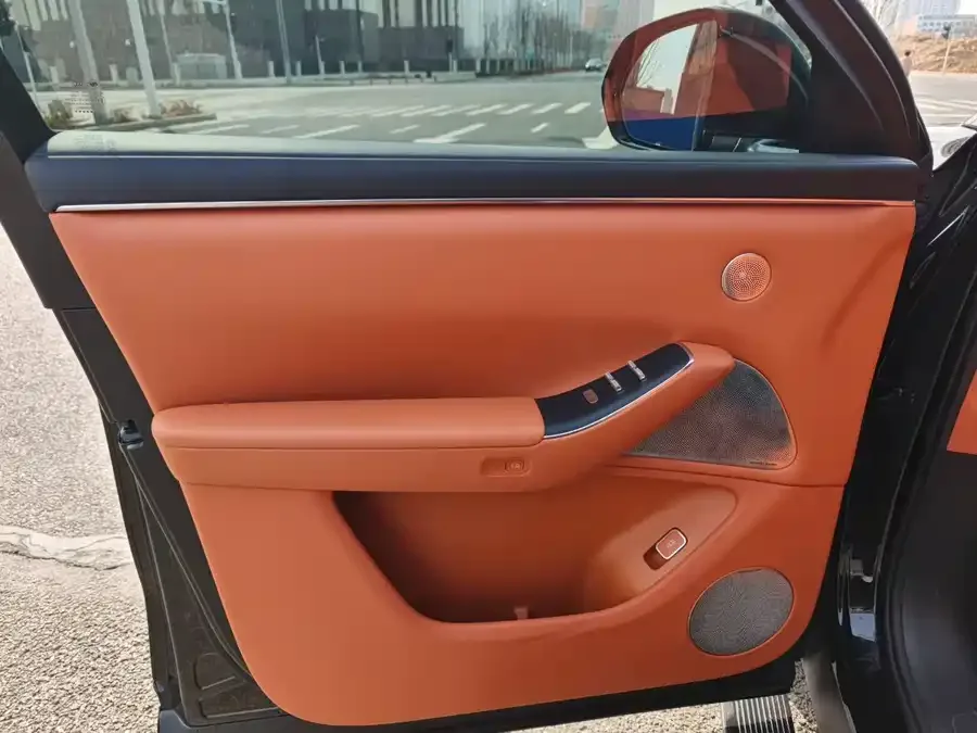 AITO M7 Wenjie M7 2026 Extended Range Pro+ 4WD 5-Seater 2025 — миниатюра 4