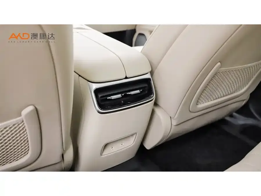 AITO M5 M5 2025 Extended Range Ultra 4WD Edition 2025 — миниатюра 3