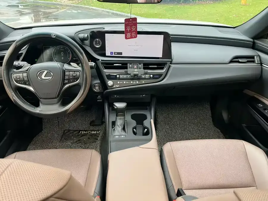 Lexus ES 2024 200 Premium Edition 2024 — миниатюра 4