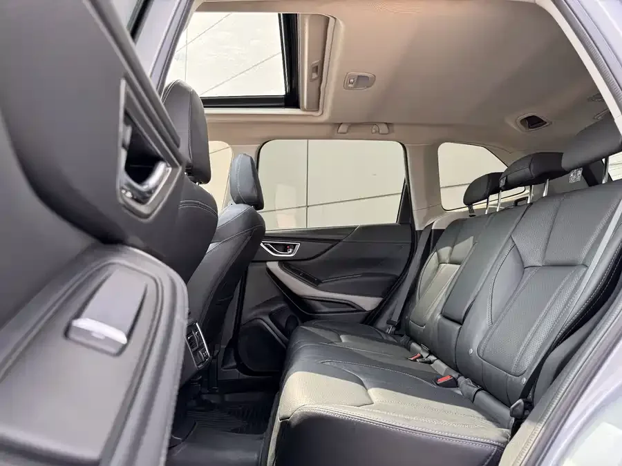 Subaru Forester 2022 Forester 2.0i AWD Ultimate Edition EyeSight 2022 — миниатюра 3