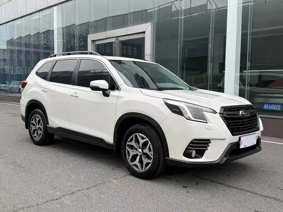 Subaru Forester 2022 Forester 2.0i AWD Luxury Edition 2023 — миниатюра 4