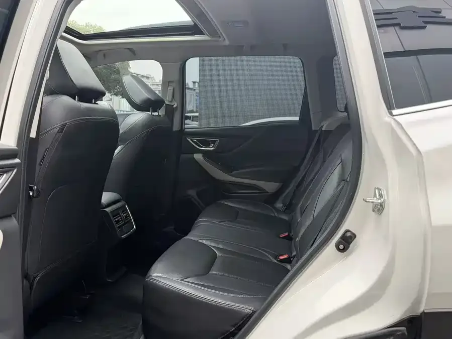 Subaru Forester 2022 Forester 2.0i AWD Luxury Edition 2023 — миниатюра 5