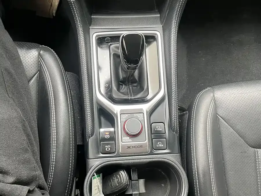 Subaru Forester 2022 Forester 2.0i AWD Ultimate Edition EyeSight 2022 — миниатюра 3