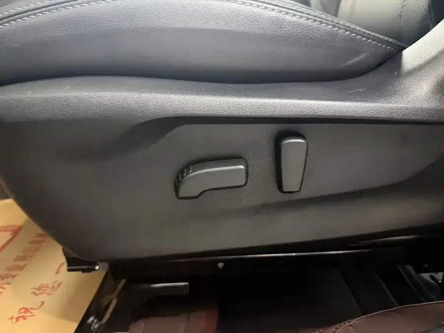 Subaru Forester 2022 Forester 2.0i AWD Luxury Edition 2023 — миниатюра 3