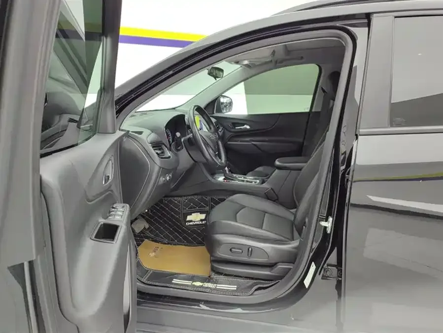 Chevrolet Equinox Explorer 2022 535T Chijie Edition 2022 — миниатюра 3