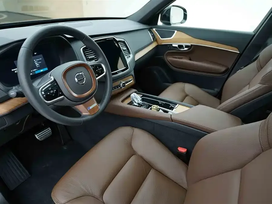 Volvo XC90 2023 B6 Zhiyi Luxury Edition 7 Seaters 2023 — миниатюра 3