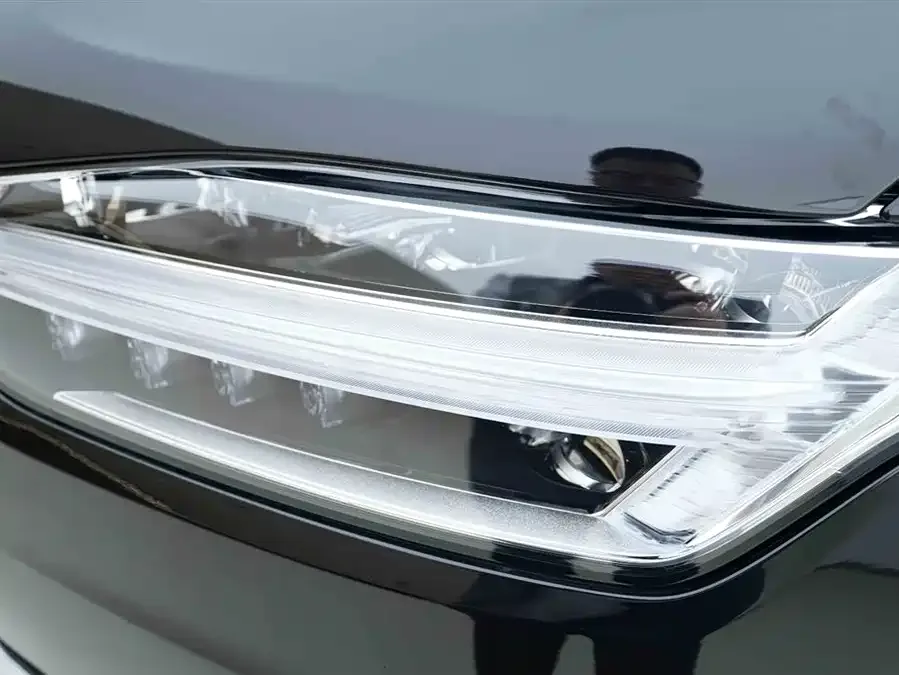 Volvo XC90 2023 B6 Zhiyi Luxury Edition 7 Seaters 2023 — миниатюра 4