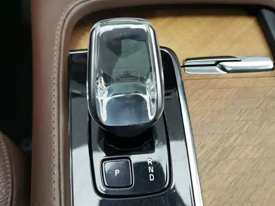 Volvo XC90 2023 B6 Zhiyi Luxury Edition 7 Seaters 2023 — миниатюра 4