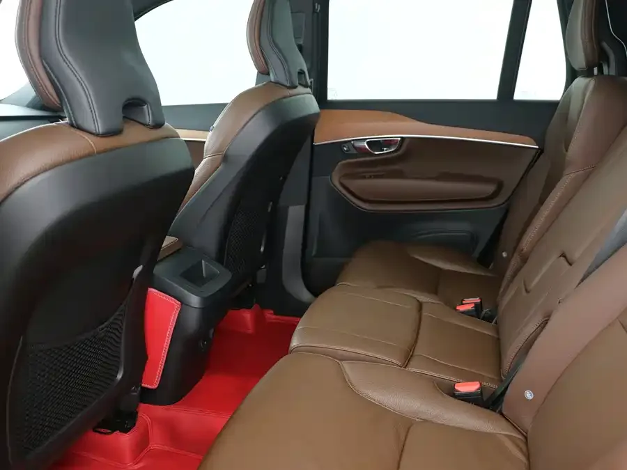 Volvo XC90 2023 B5 Smart Luxury Edition 5 Seaters 2023 — миниатюра 3