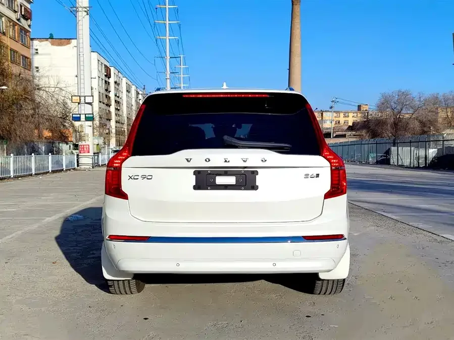 Volvo XC90 2024 B6 Zhiyi Luxury Edition 7 Seaters 2024 — миниатюра 2