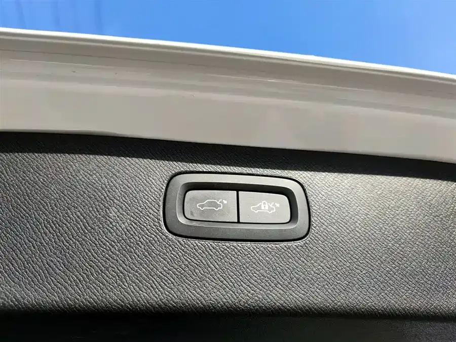 Volvo XC90 2024 B6 Zhiyi Luxury Edition 7 Seaters 2024 — миниатюра 5