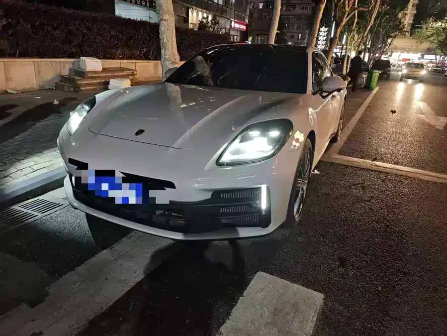 Porsche Panamera 2024